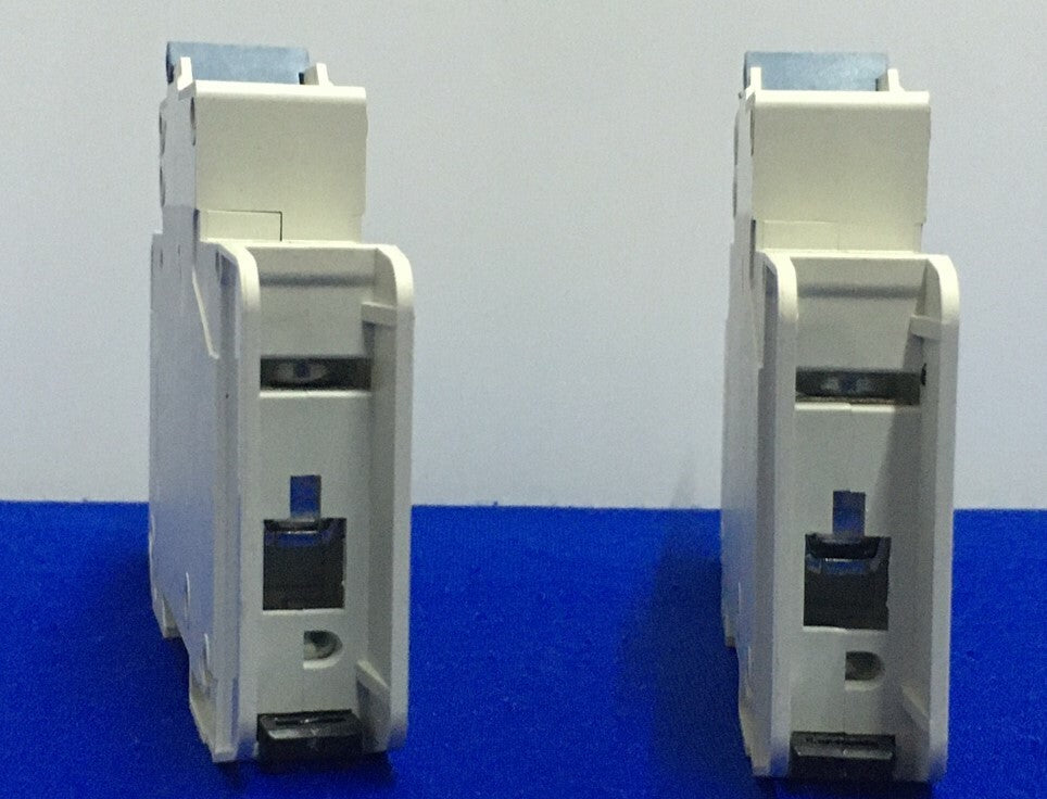 1 LOTTO QTY DI 2 Allen-Bradley AB 1489-D 1489-D1C020 SER A INTERRUTTORE AUTOMATICO 1 POLO