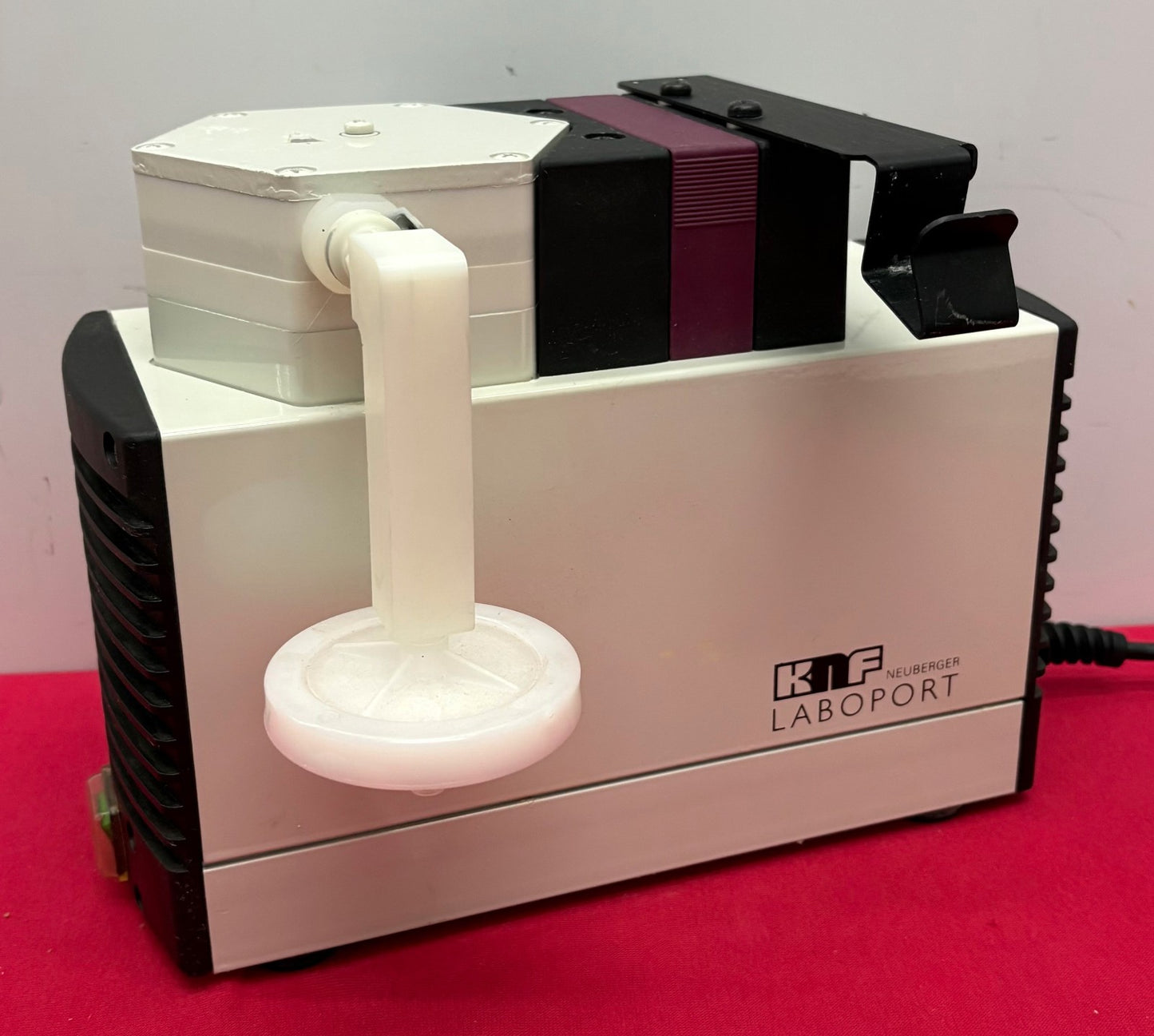KNF LAB NEUBERGER LABOPORT® UN840 FTP VACUUM PUMP