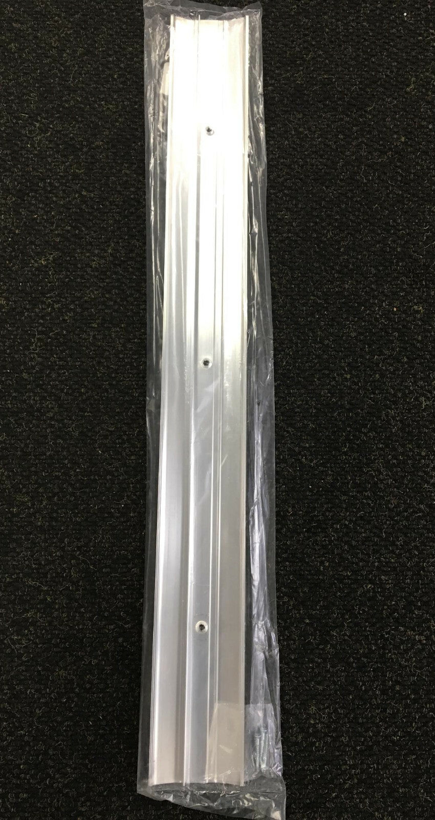 REI / REESE ENTERPRISES, INC. 36" SATTELSCHWELLE, ALUMINIUM, WALZOBERFLÄCHE