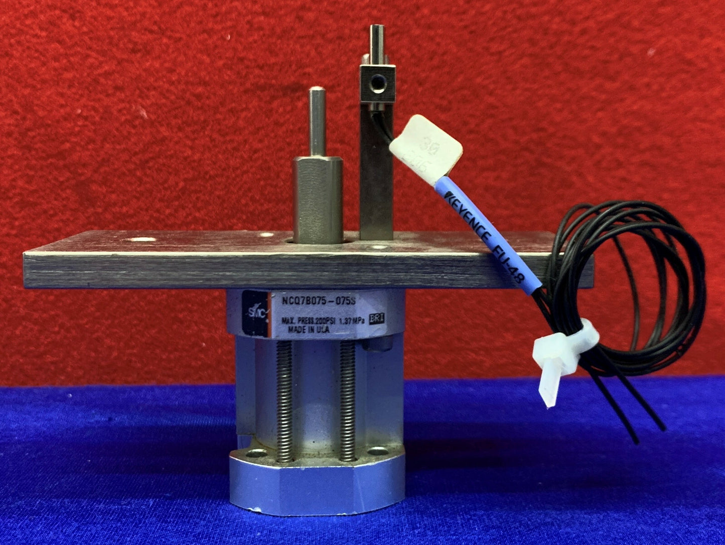 2er-Set SMC NCQ7B075-075S pneumatischer Luftantriebszylinder mit Keyence FU-48
