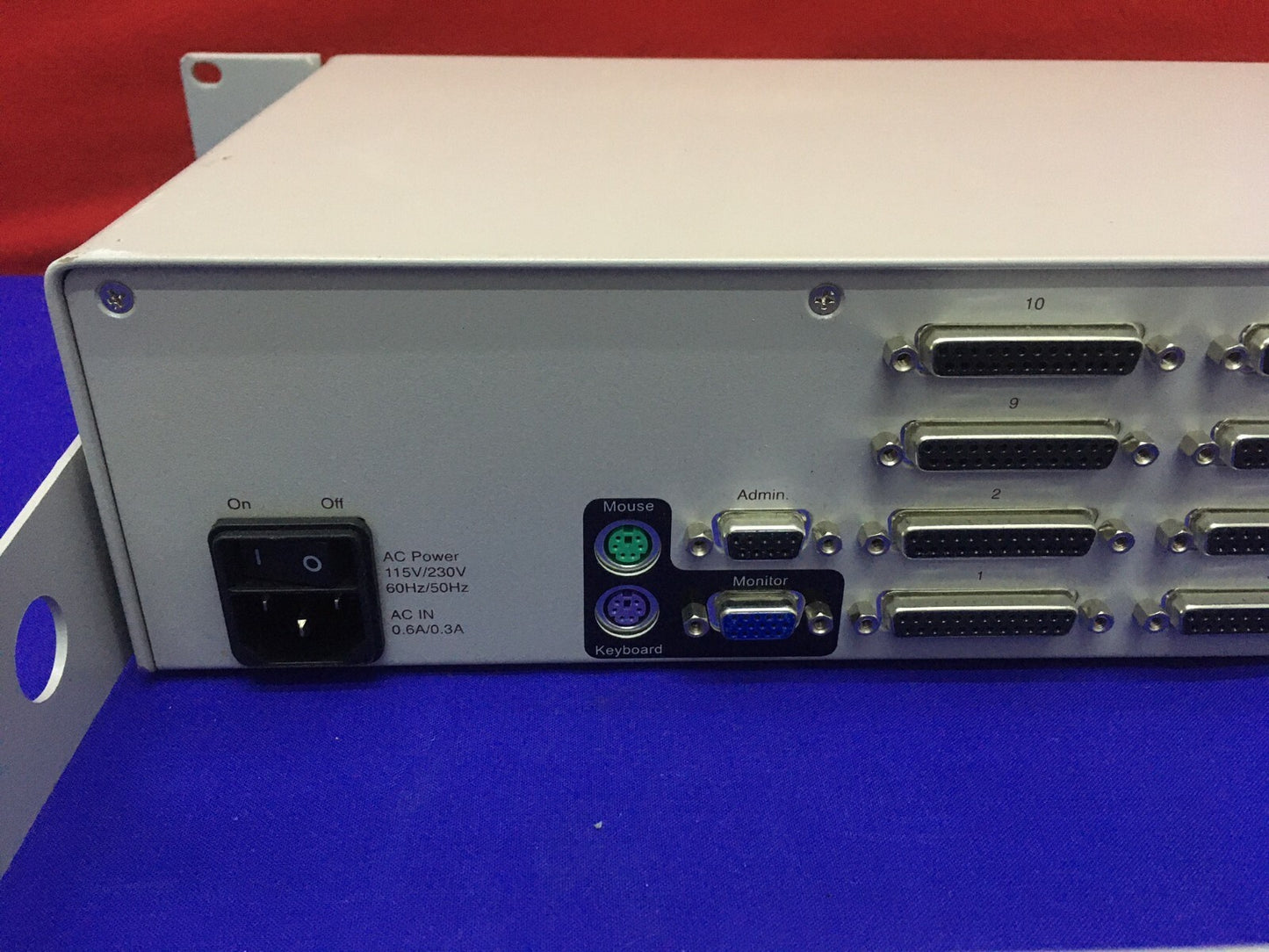 COMMUTATEUR KVM 16 PORTS RARITAN COMPUTER MCC16 MASTERCONSOLE II 