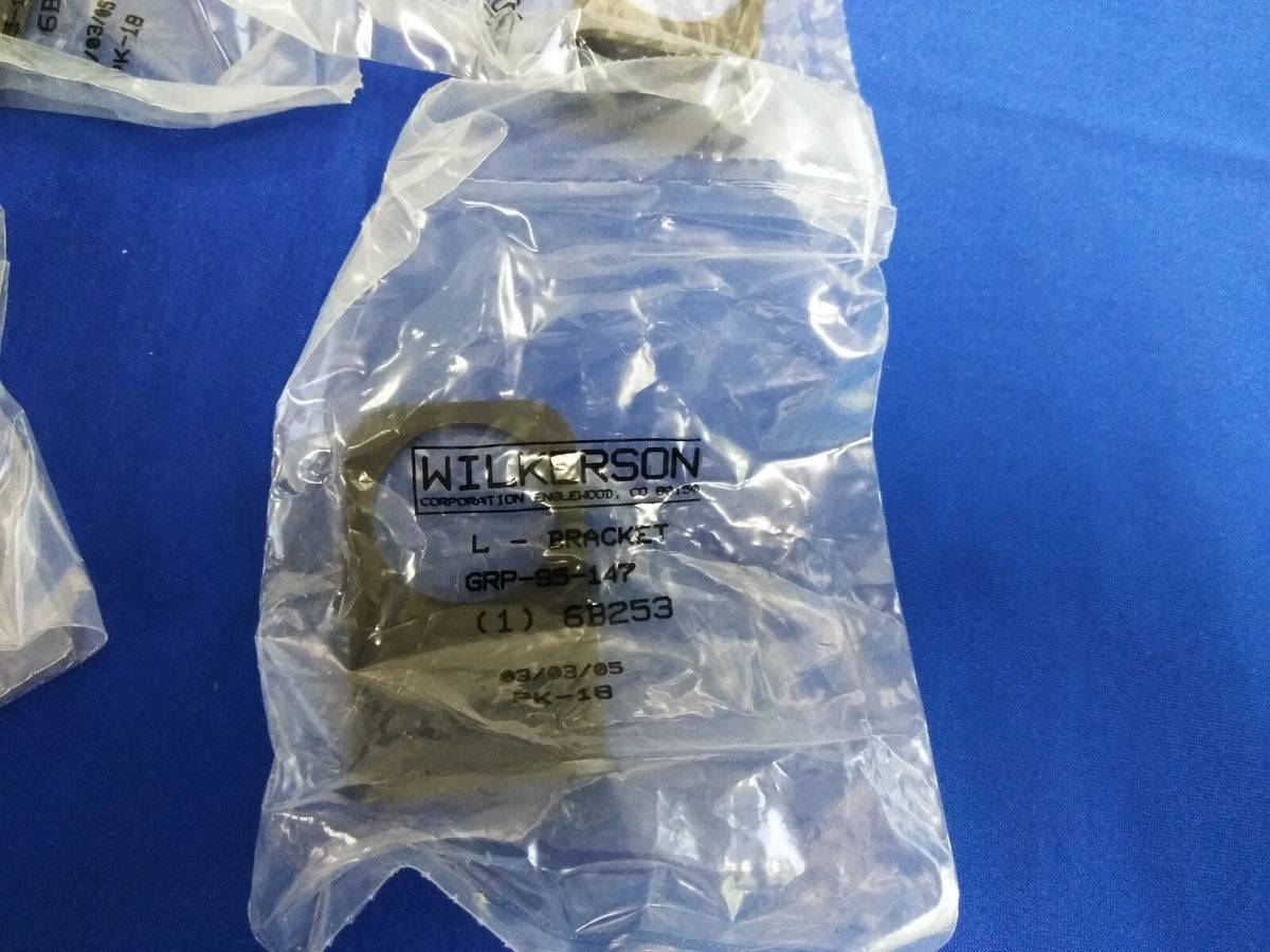 1 PAKET/BOX MIT 10 STÜCK - WILKERSON L-HALTERUNG GRP-95-147