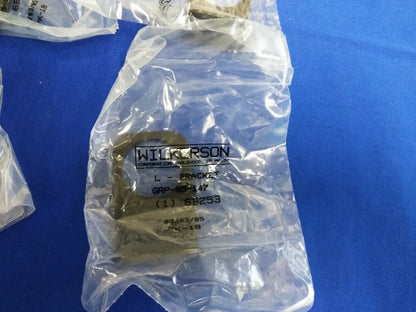 1 PAKET/BOX MIT 10 STÜCK - WILKERSON L-HALTERUNG GRP-95-147