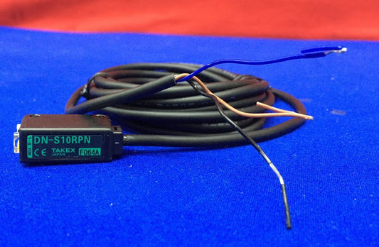 SENSORE FOTOELETTRICO CON SOPPRESSIONE DELLO SFONDO TAKEX DN-S10RPN / DNS10RPN / F064A 