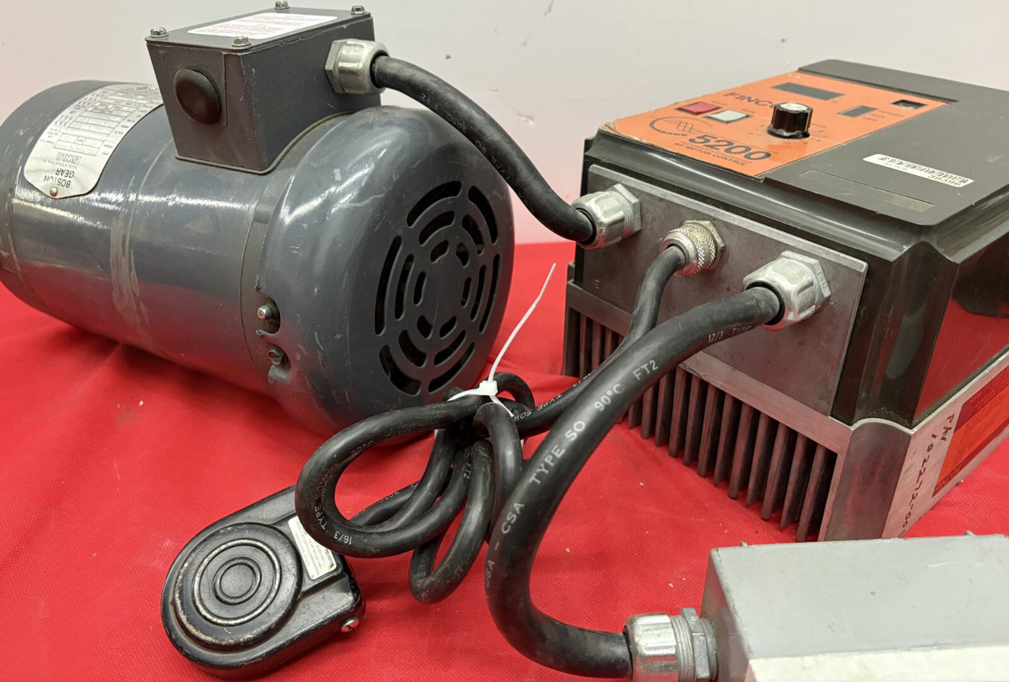 BALDOR INCOM BOSTON KUTF-B MOTOR 2-HP W FINCOR 5200 5203P1 MOTOR FREQ CONTROLLER