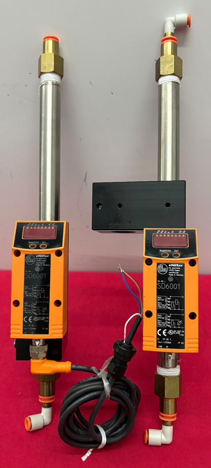 EFECTOR SD6001 COMPRESSED AIR METER FLOW SWITCH ANALOGUE OUTLET QTY 2 -FOR PARTS