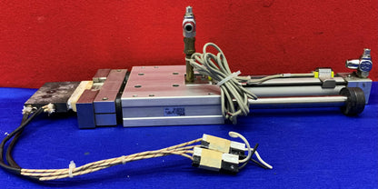 Cilindro deslizante PHD SED23X6-AE-BR-DB-E-PB-U7 con (2) 17503-1-06 y (2) 17000-32-9