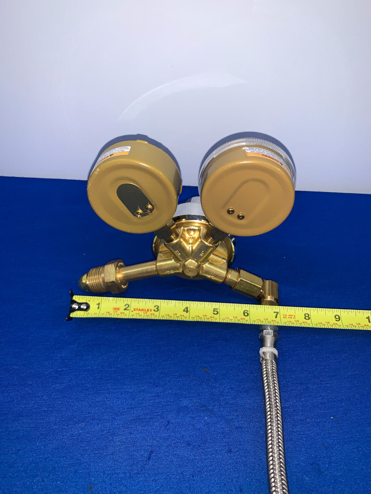 HARRIS, GAS REGULATOR 25GX-145, 3000PSI MAX, VALVE, MISSING ONE GAUGE COVER