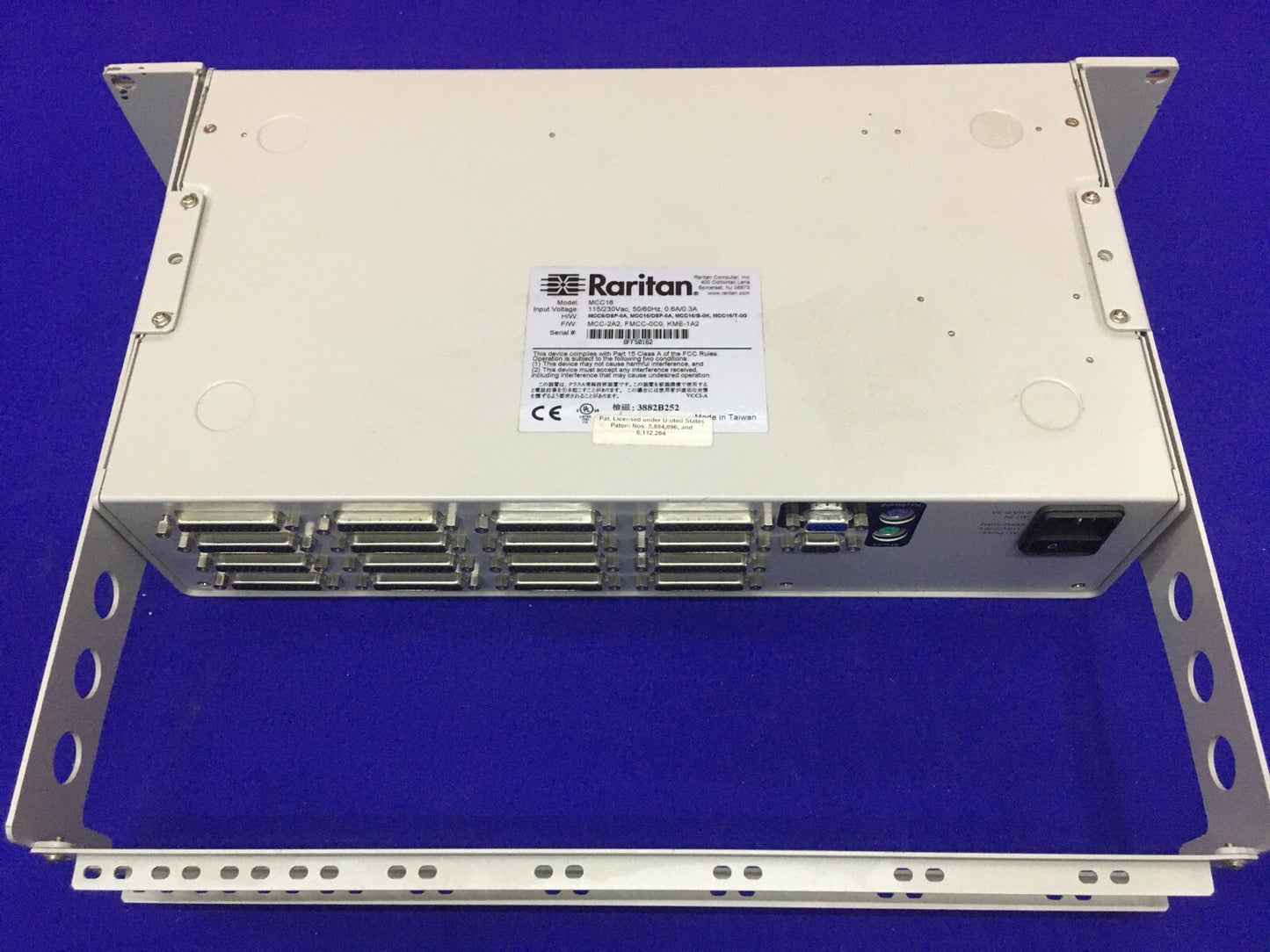 COMMUTATEUR KVM 16 PORTS RARITAN COMPUTER MCC16 MASTERCONSOLE II 