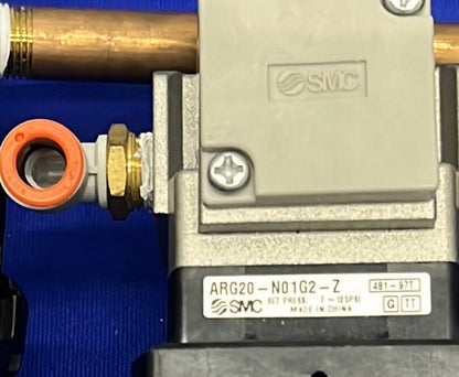 MANÓMETRO REGULADOR SMC ARG20-N01G2-Z con SMC VQZ232R-5M1-N7T - 1 LOTE CANTIDAD 2 
