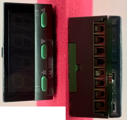 CAL CONTROLS 3200 DIGITAL TEMPERATURE CONTROLLER 5VDC 10mA