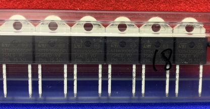 1 lotto da 18 - Raddrizzatori STMicroelectronics 30A 600V