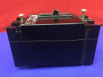 DISJONCTEUR À BOÎTIER MOULÉ WESTINGHOUSE EB2015 