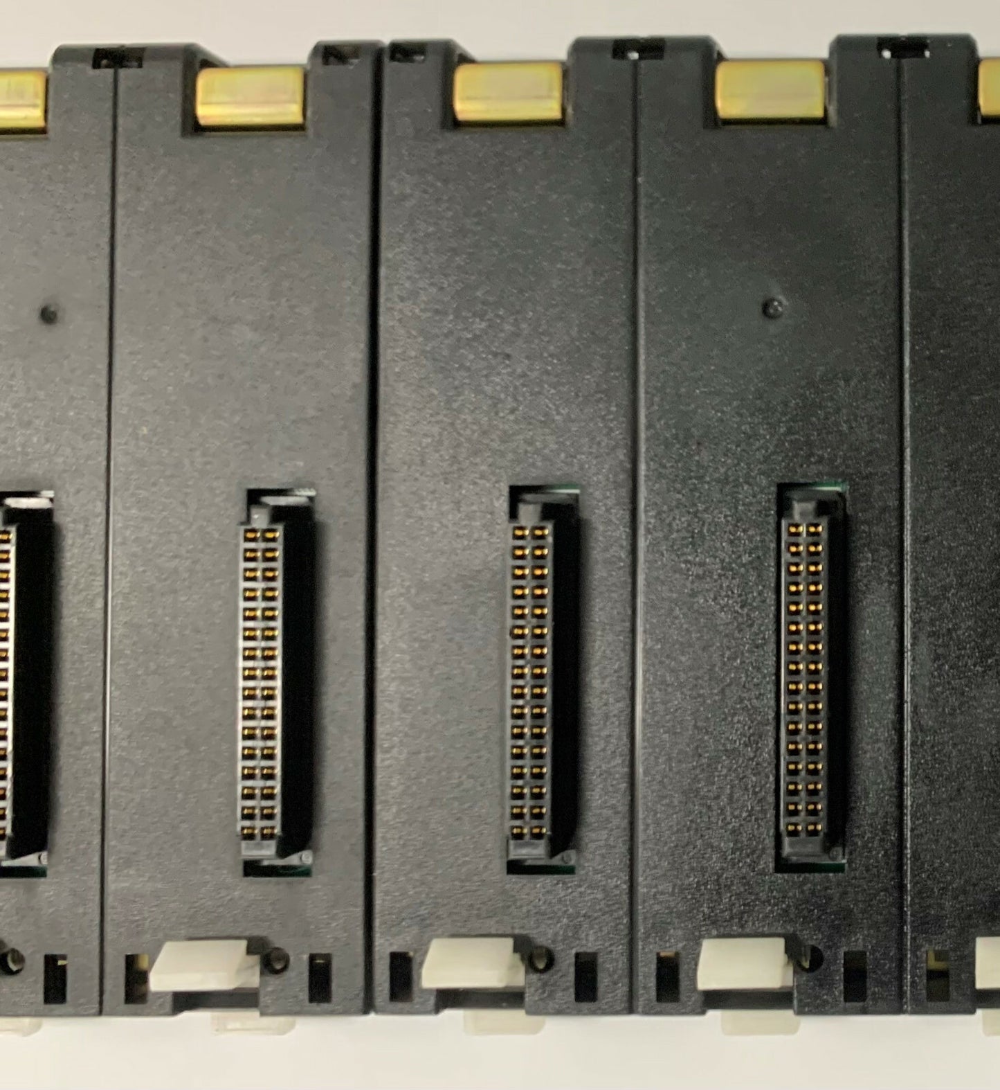 Omron C200HW-BC101-V1 Backplane-Basiseinheit mit 10 Steckplätzen