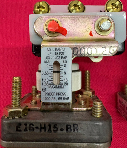 BARKSDALE E1S-H15-BR ECON-O-TROL SERIES PRESSURE SWITCH 0.5-15 PSI - 1 LOT QTY 2