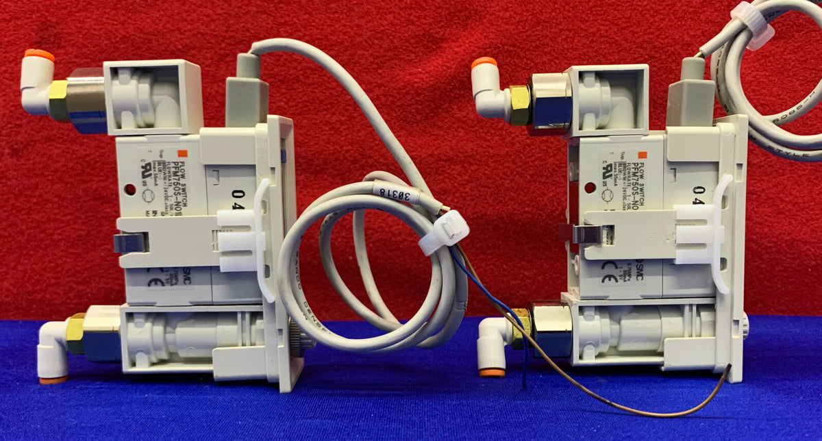 1 lot de 2 - Débitmètre numérique SMC PFM750S-N01L-E, débit 1-50 L