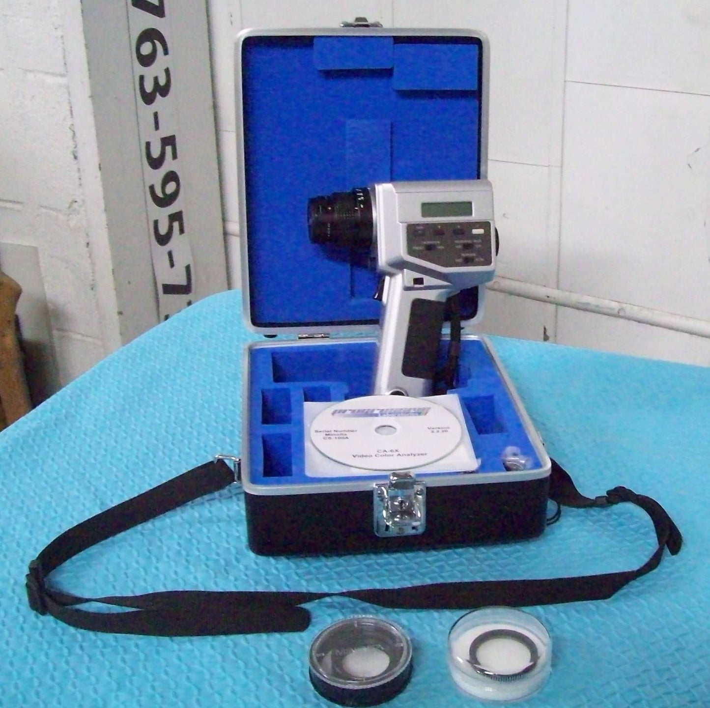 MINOLTA CHROMA METER CS-100A SN 11124007 VIDEO COLOR ANALYZER FOR PARTS / REPAIR