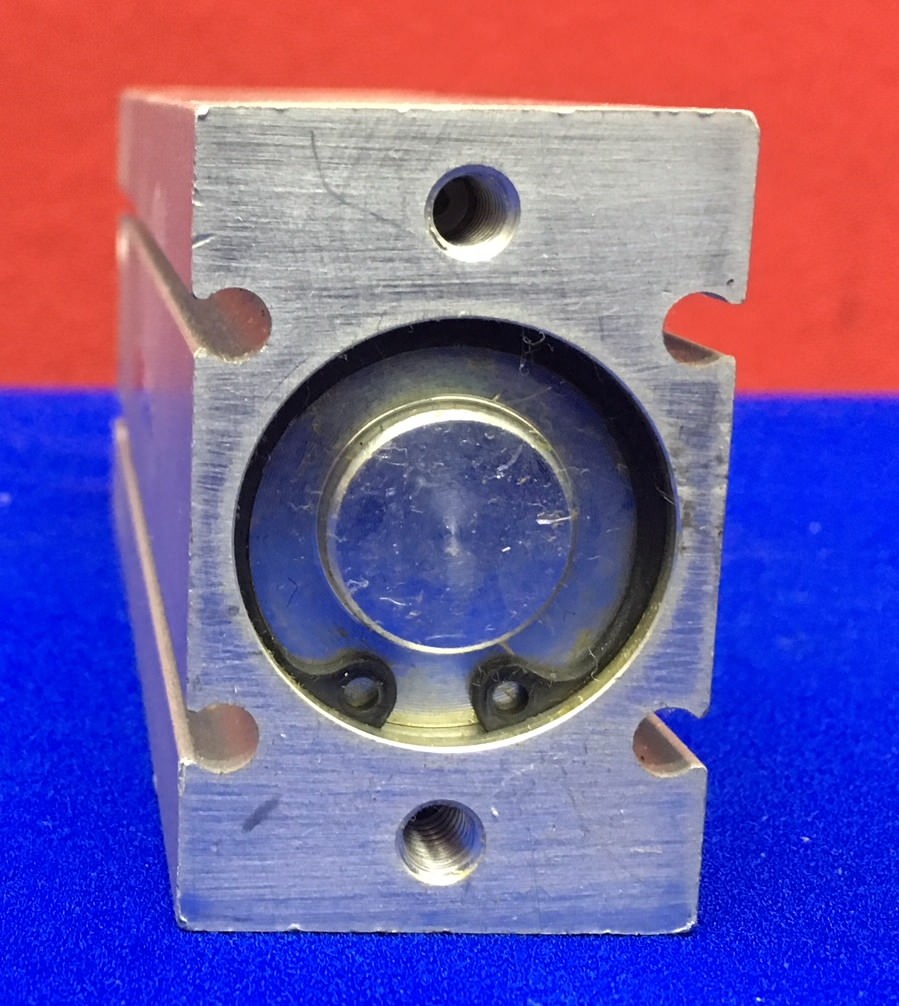 SMC CDU25-60D FREI MONTIERTER ZYLINDER, MAX. DRUCK 0,7 MPa