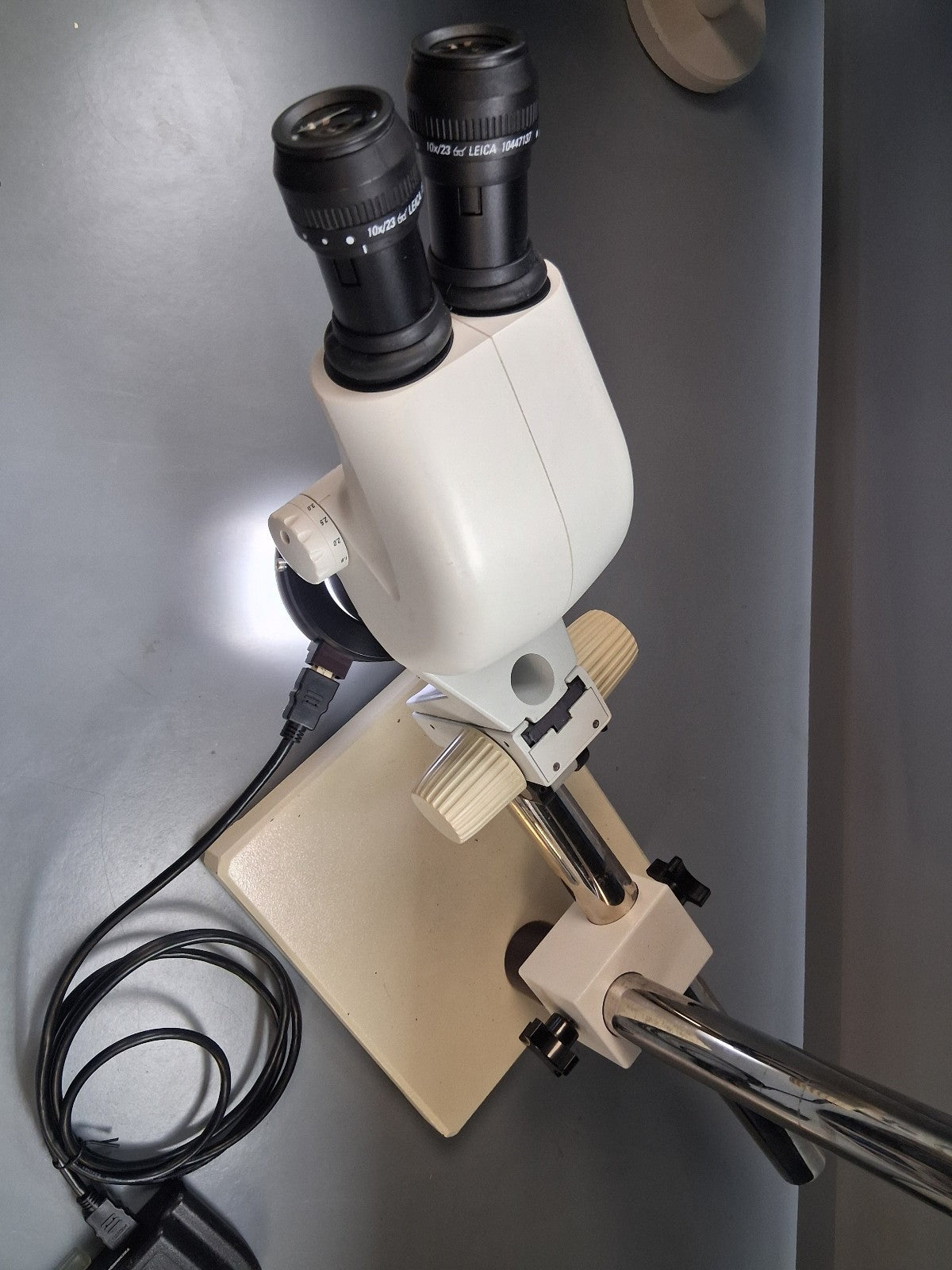 Leica S4E 6.3-30X Stereo Zoom Microscope with Boom Stand and LED Ring Light