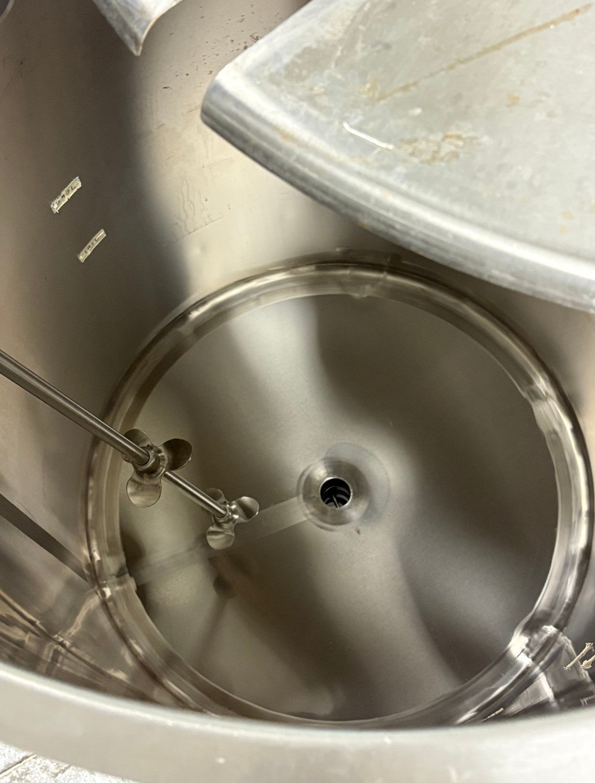 G&F MANUFACTURE SST-125G VERTICAL FINISH  MIXING TANK 125 GALLON W/AGITATOR