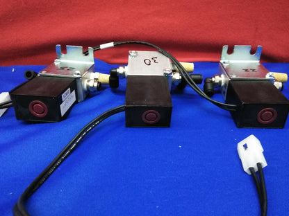 1 LOTE DE 3 VÁLVULAS SOLENOIDES HUMPHREY DE 24 VCC, 8 W, VAC Y 125 PSI