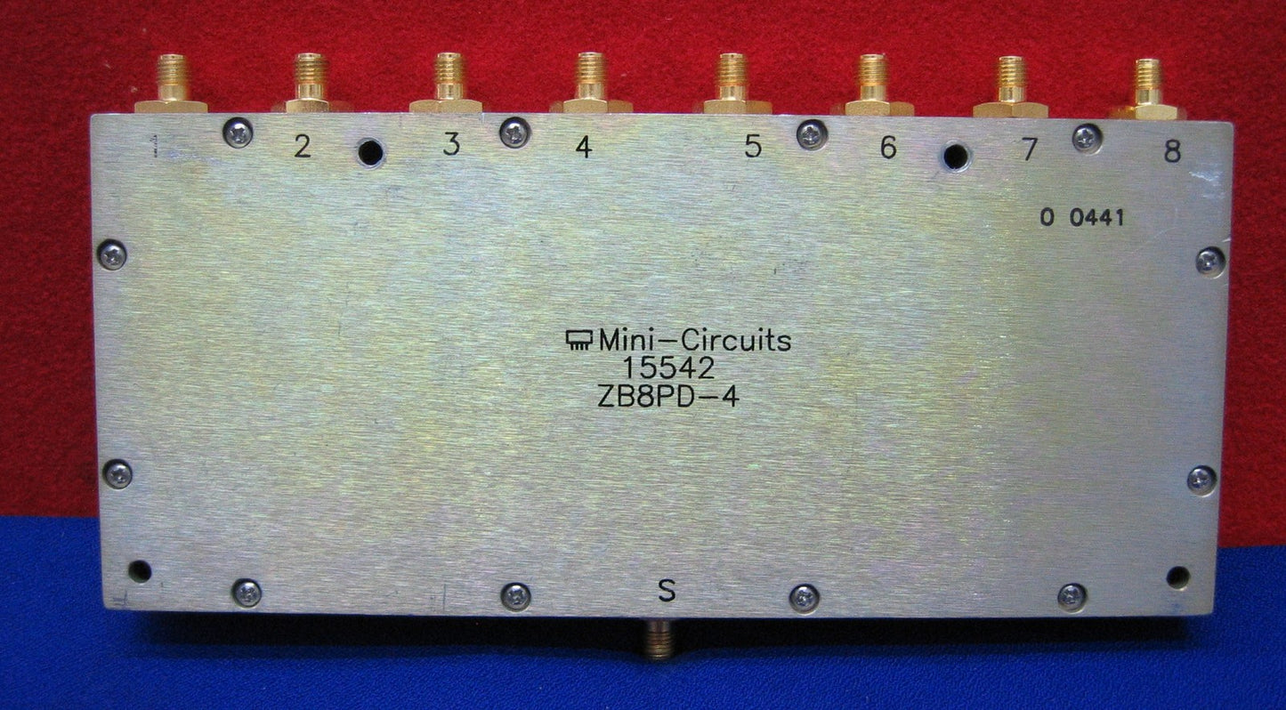 MINI-CIRCUITS POWER SPLITTER ZB8PD-4 15542 6.4 5600 bis 6800 MHz 8-WEGE 50 Ohm