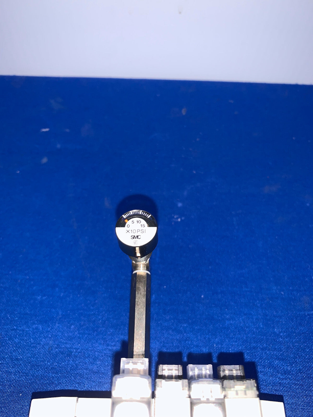 VÁLVULA SOLENOIDE SMC ARBY3000-06-P-2-X1 CON 3 SY3140-5LOZ