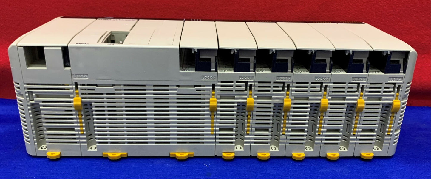 Omron Sysmac CQM1 Programmierbare Steuerung PA203 CPU21 OCH ID212 (3X) OC222 (2X)