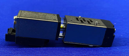 DYNAMCO D25C2KL0 DE SOLENOID VALVE 24VDC 0.6W