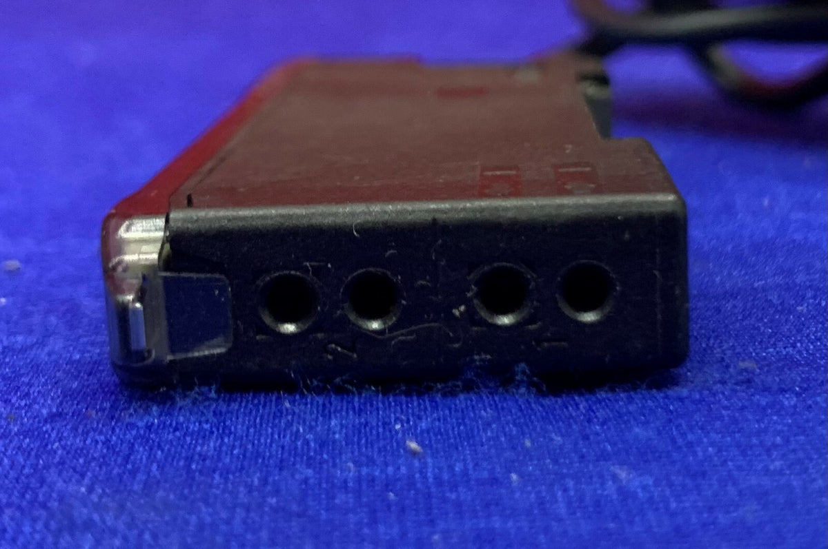 OMRON E3X-MDA11 Photoelektrischer Sensor 12 bis 24 VDC