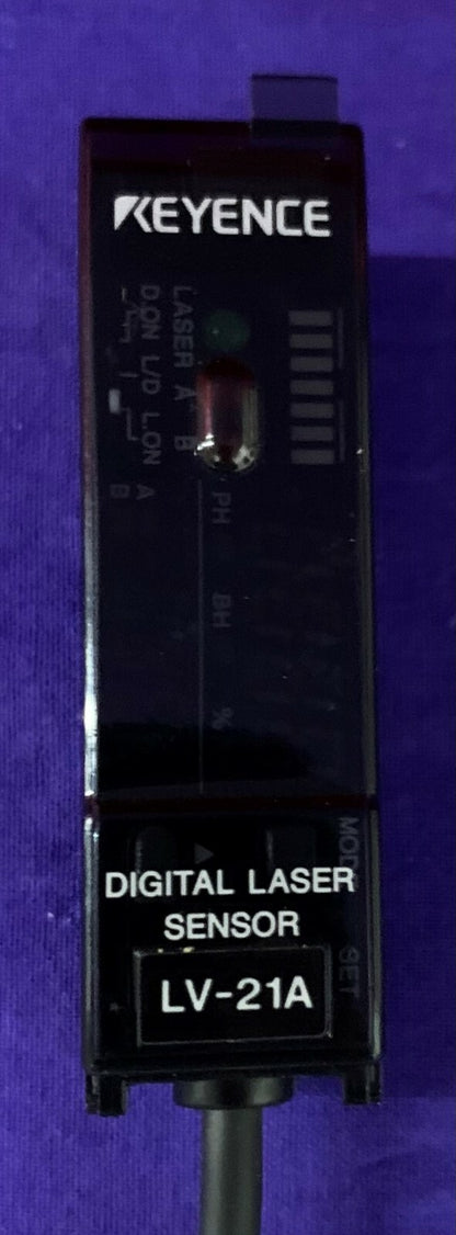 Keyence LV21A / LV-21A digitale lasersensor / versterkereenheid 