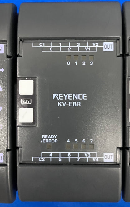 UNITÉ DE BASE KEYENCE KV-4DR, TYPE CC, AVEC 2 MICRO-PLC KV-E8X ET KV-E8A 