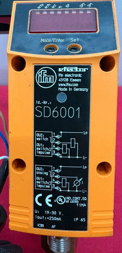 EFECTOR SD6001 COMPRESSED AIR METER FLOW SWITCH ANALOGUE OUTLET QTY 2 -FOR PARTS