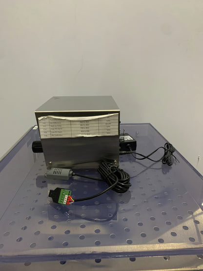 CLEATECH HUMODULE DESSICATEUR D'HUMIDITÉ À CONTRÔLE AUTOMATIQUE DE PURGE AVEC ARMOIRE/SUPPORT