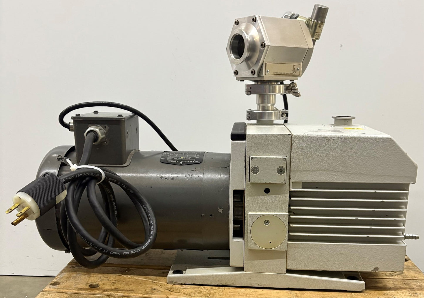 LEYBOLD TRIVAC D16B ROTARY VANE VACUUM PUMP 898698 & BALDOR MOTOR - PARTS/REPAIR