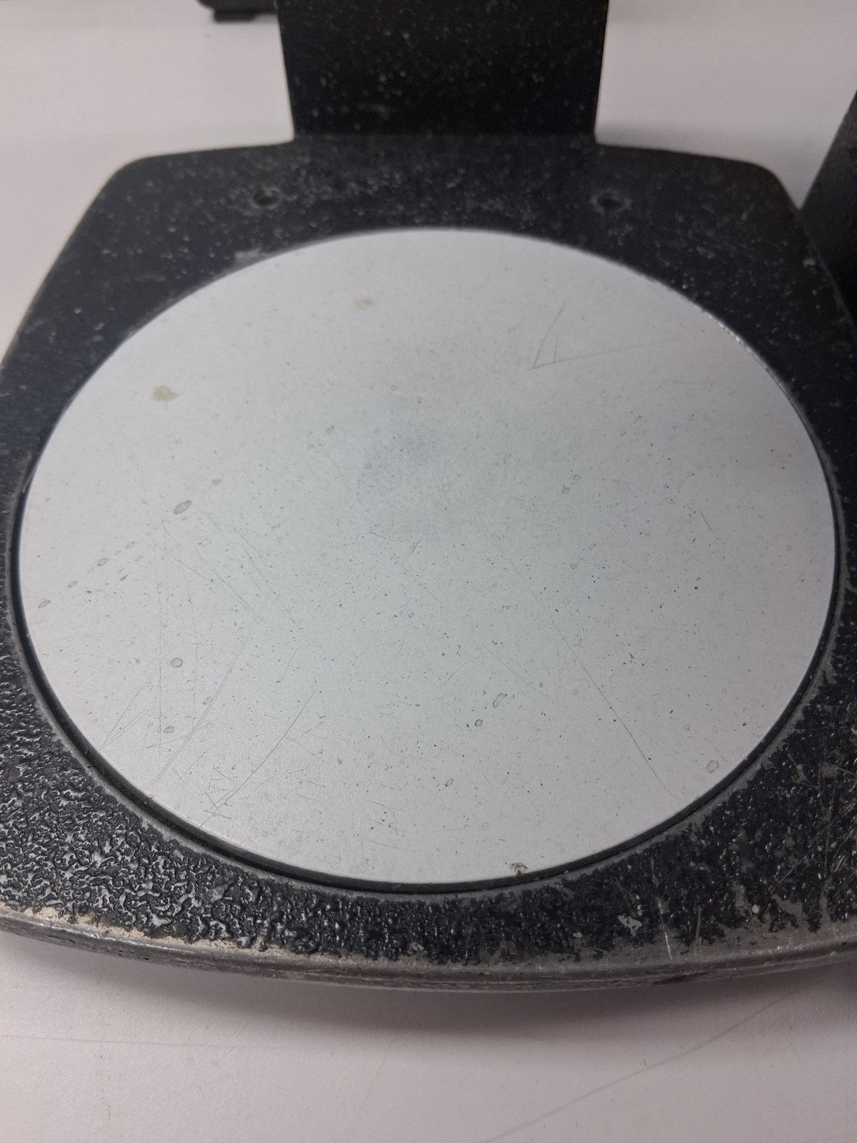 Leica StereoZoom 4 Microscope w/ 10X Eyepieces Stand & Light 7-30X Magnification