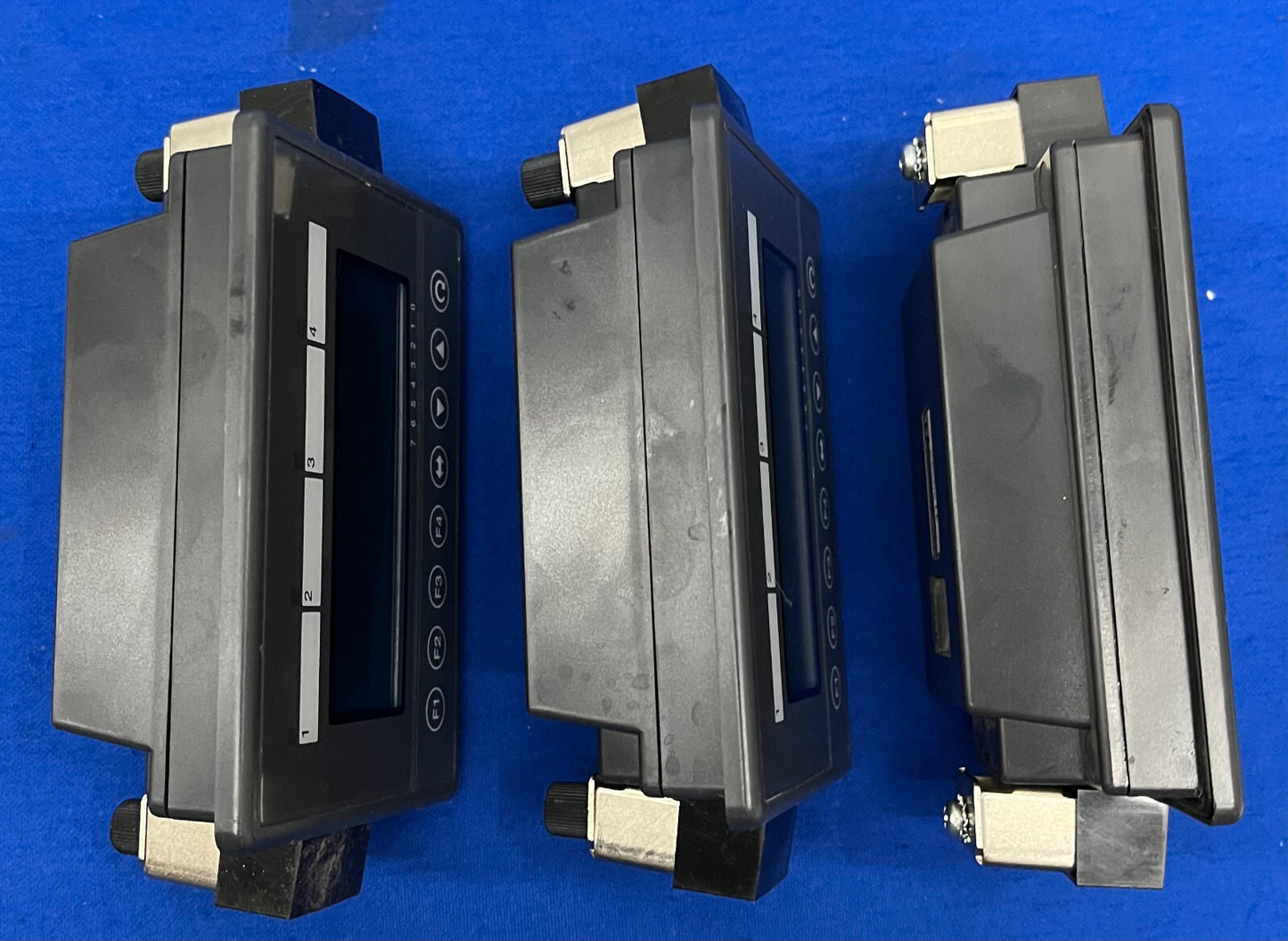 KEYENCE CORP KV-D20 OPERATOR INTERFACE PANEL 4 LINES - TEILE/REPARATUR - 1 LOT ANZAHL 3