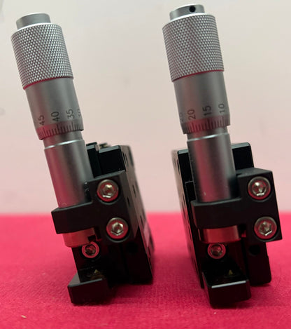Lot of 2 XPG40 MANUAL 40mm x 40 mm STAGE X-AXIS LINEAR MANUAL POSITIONING STAGE