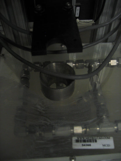 LAVADORA DE PIEZAS PEQUEÑAS CONSTRUIDA A MEDIDA CONTROL PLC ACTUADOR VERTICAL CON PULVERIZADOR DE AGUA 