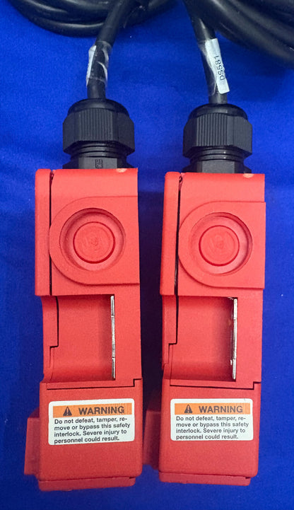 ALLEN BRADLEY AB GUARDMASTER ® SAFETY INTERLOCK SWITCH TLS2-GD2 & (2) TROJAN 5EX