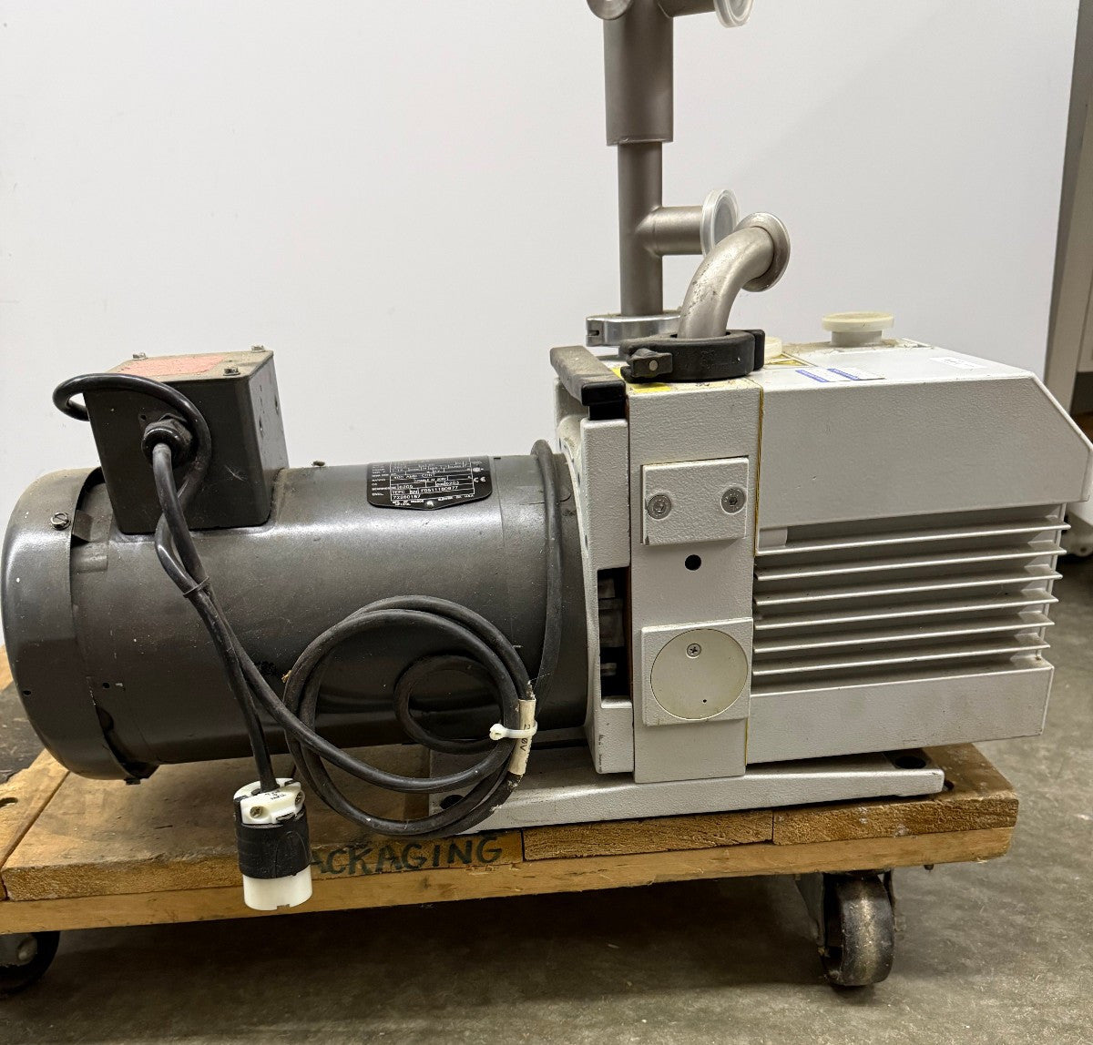 LEYBOLD AERLIKON VACUUM PUMP TRIVAC D16 B PARTS REPAIR