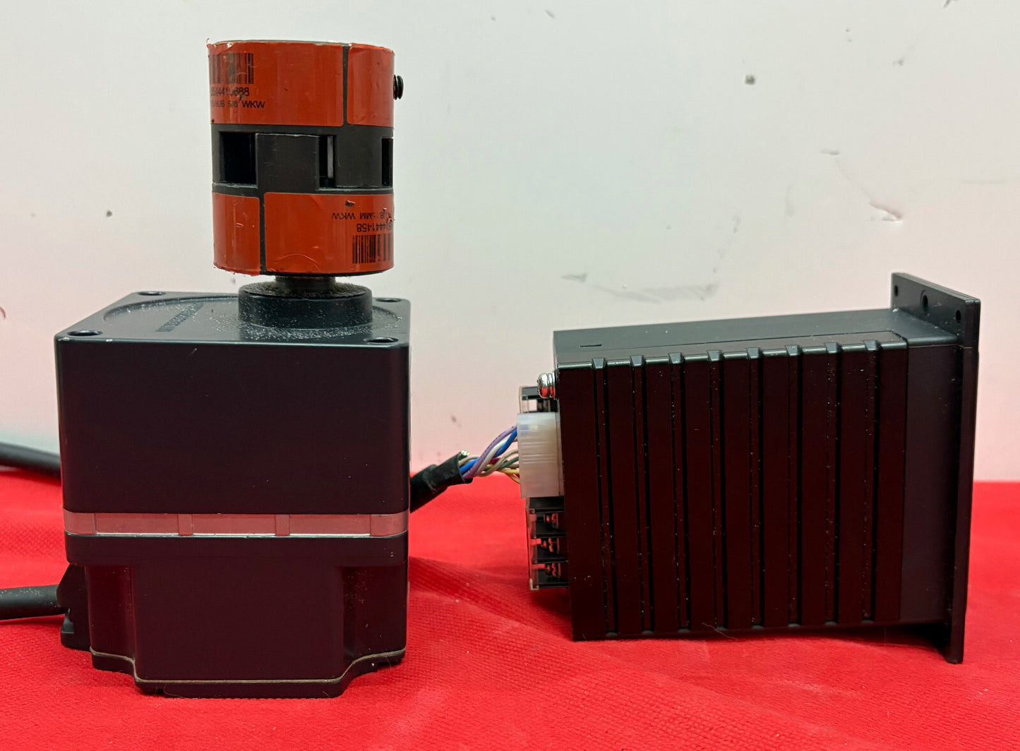 ORIENTAL MOTOR VEXTA BLUD40A BRUSHLESS DC MOTOR DRIVER W/ GFS4G30 GEARHEAD