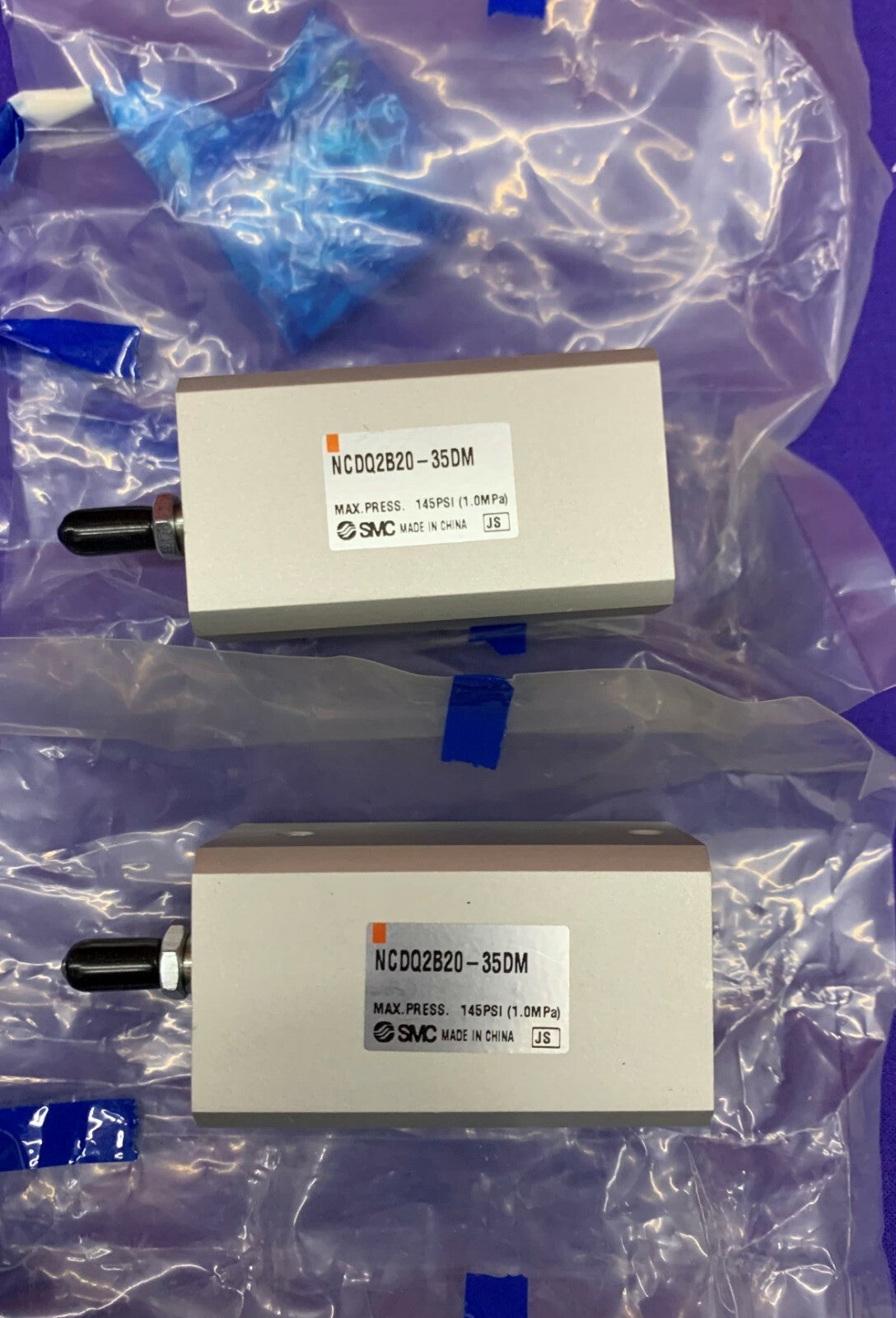 Lot van 2 - SMC NCQ2 Compacte cilinders NCDQ2B20-35DM 