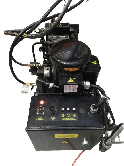 SISTEMA DE PRUEBA DE TENSIÓN DINÁMICA HIDRÁULICA ESTÁNDAR INSTRON 8841 225LBS PIEZAS/REPARACIÓN