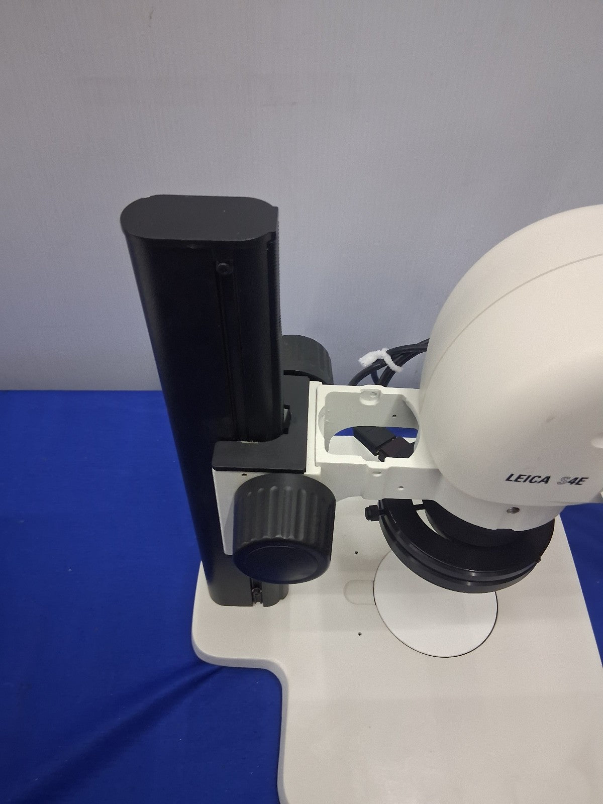 LEICA S4E STEREO ZOOM MICROSCOPE 6.3 -30 X MAGNIFICATION WITH STAND & LED LIGHT