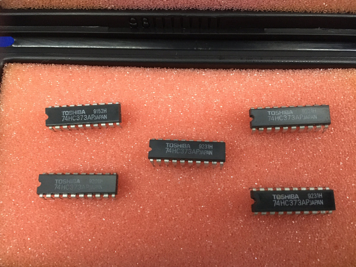 1 LOT HOEVEELHEID VAN 5 TOSHIBA 74HC373AP