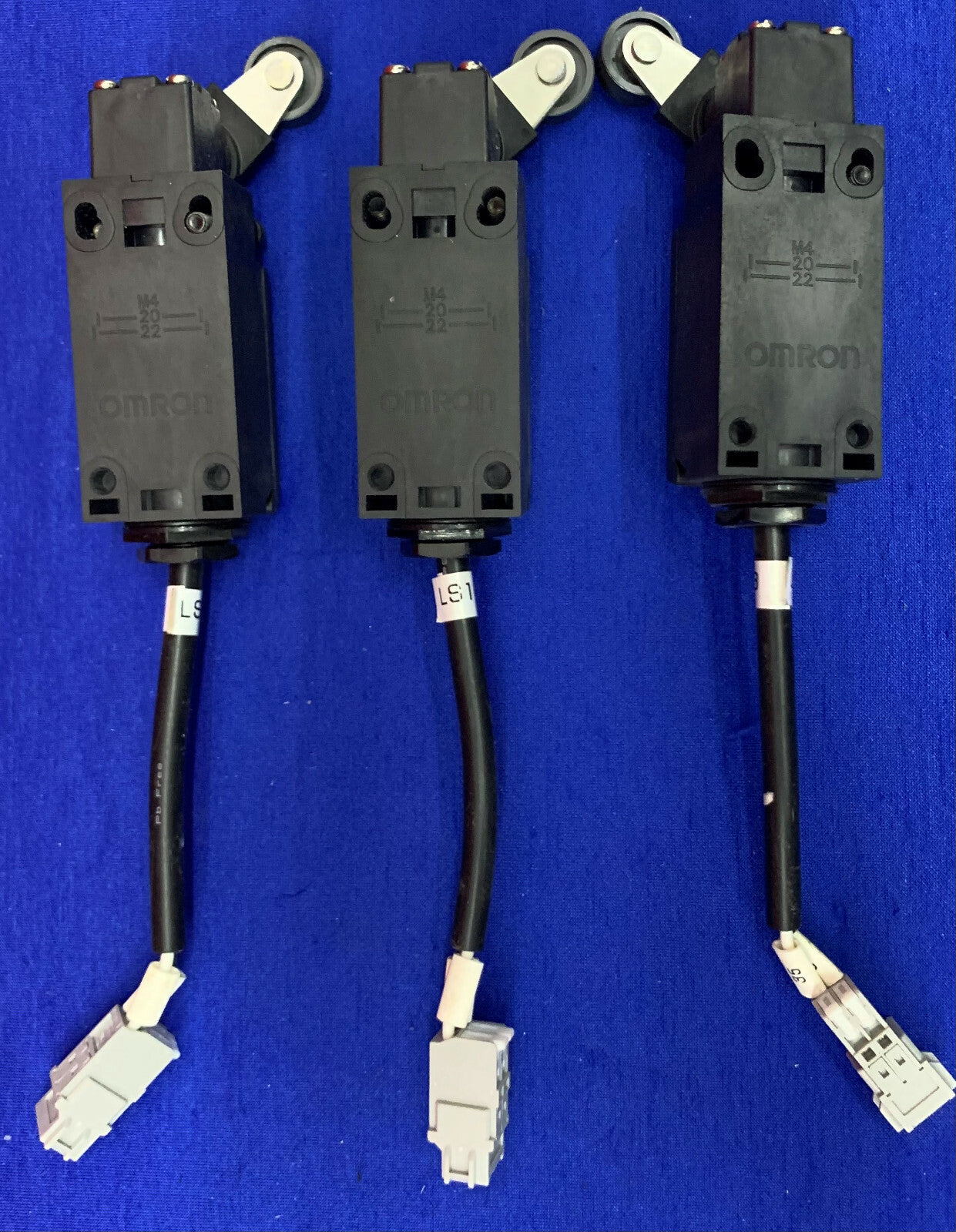 Menge von 3 OMRON SICHERHEITS-ENDSCHALTER D4N-1122