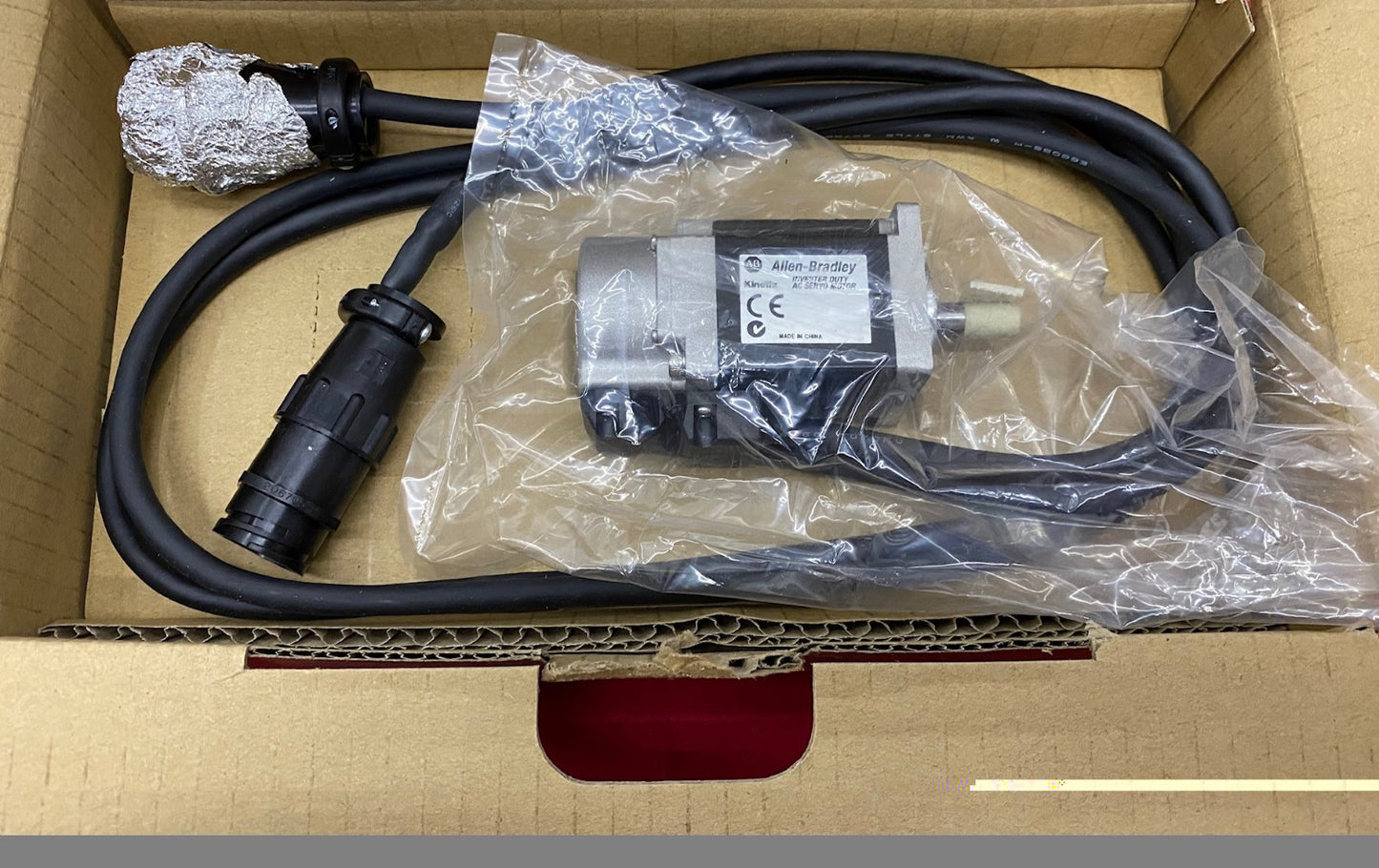 Allen Bradley A-B QUALITY TL PN-129701 TLY-A130P-BJ62AA SER B SERVO MOTOR
