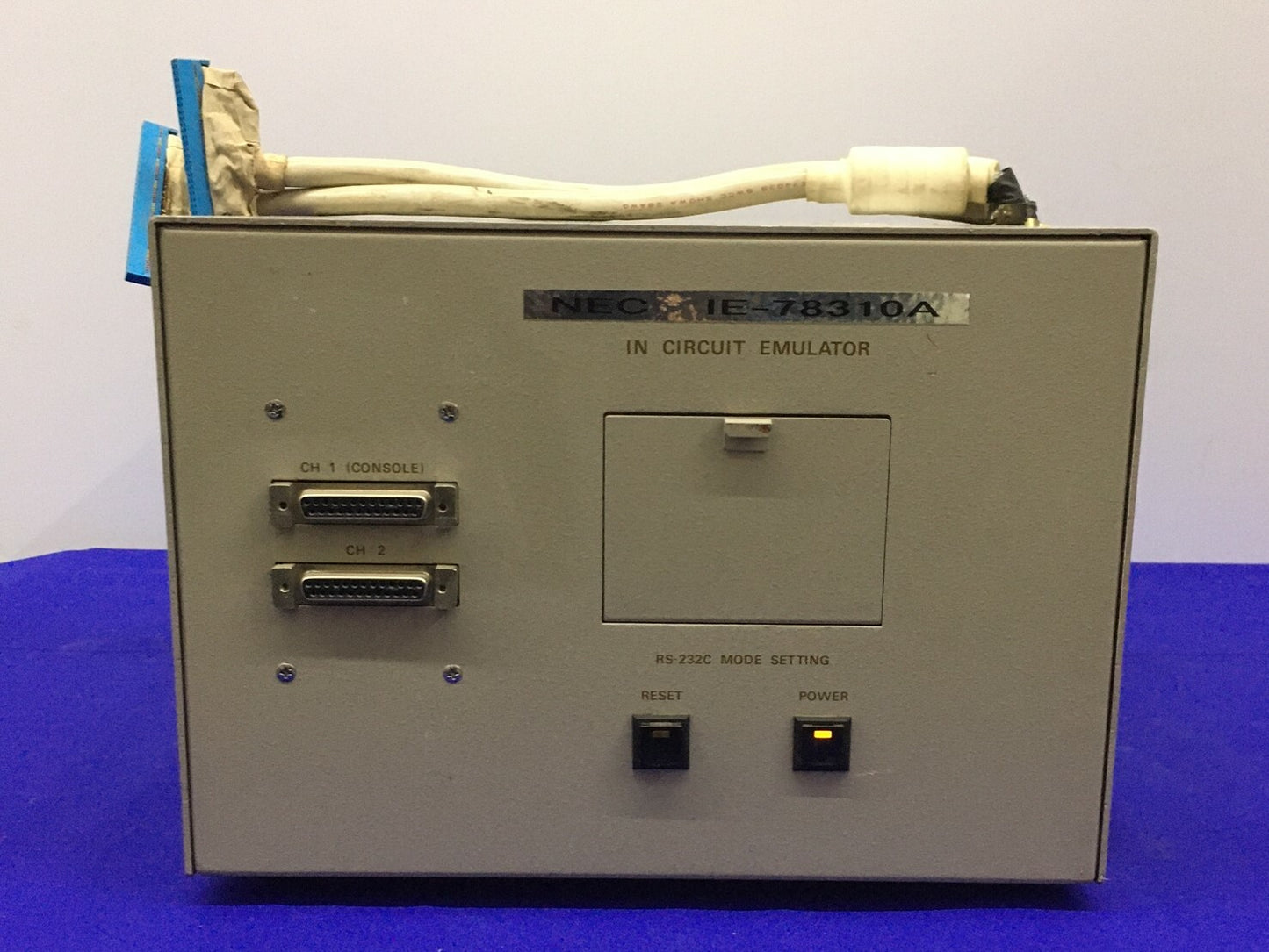 NEC IE-78310A IN-SCHALT-EMULATOR 8/16-BIT SINGLE-CHIP CMOS-MIKROCOMPUTERTEILE 