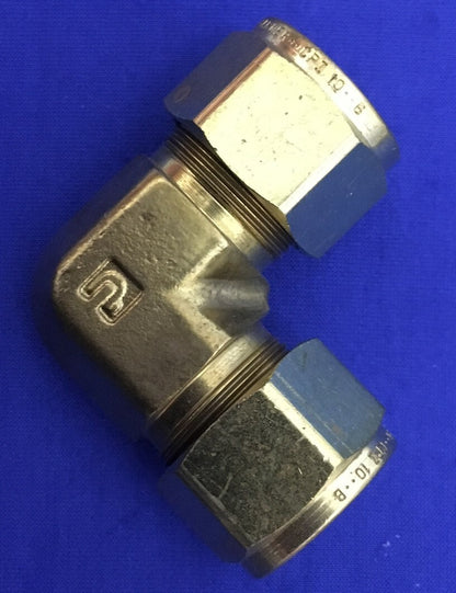 CODO DE UNIÓN PARKER HANNIFIN 10-10 EBZ-B DE LATÓN SE VENDE COMO '1 LOTE DE CANTIDAD 14 CODOS